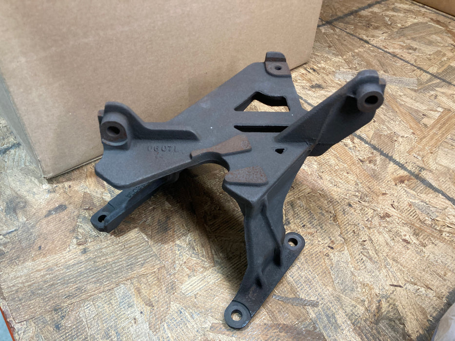 2004+ 6.0L Powerstroke Turbo Pedestal